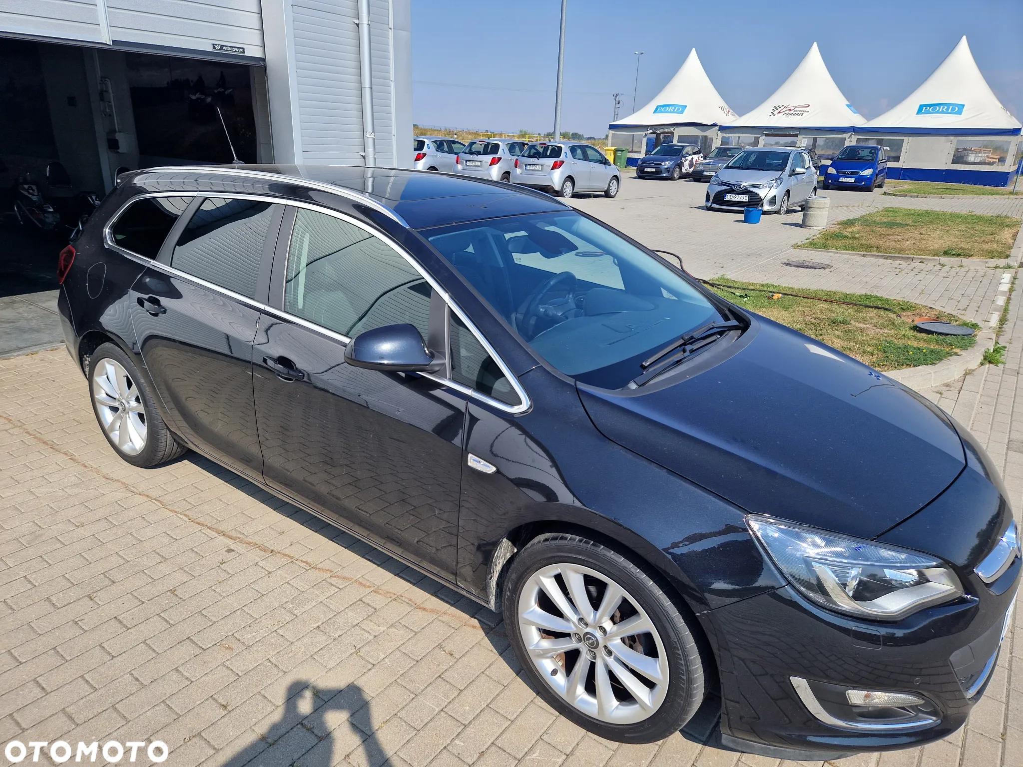 Opel Astra 1.4 Turbo Sports Tourer Automatik Exklusiv - 2