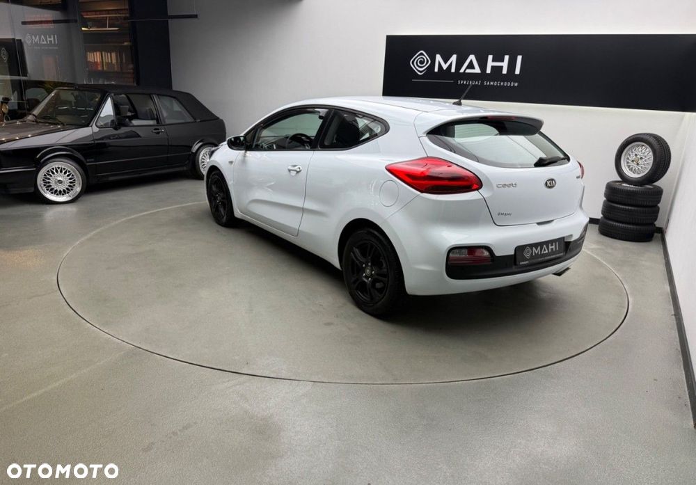 Kia Ceed - 9