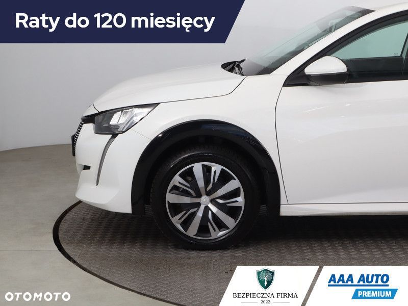 Peugeot 208 - 17