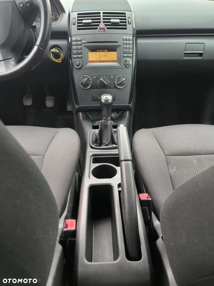 Mercedes-Benz Klasa A 160 BlueEFFICIENCY - 32