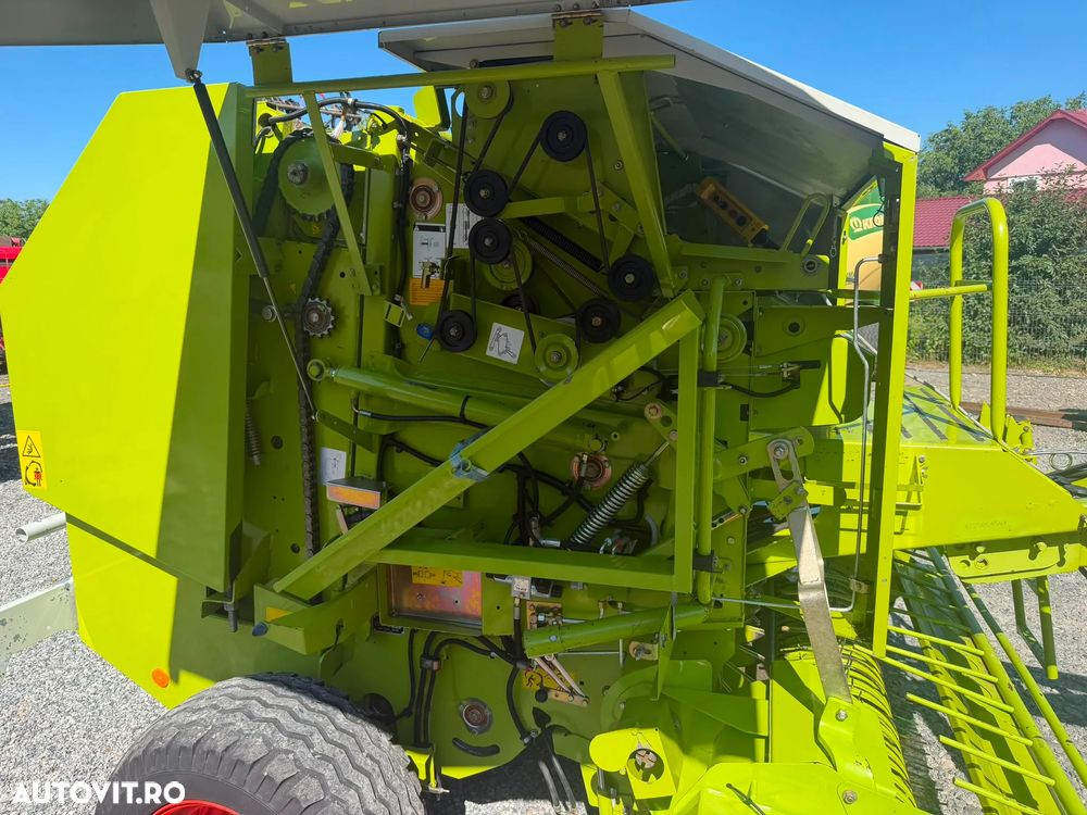 Claas Rollant 250 RC - 7