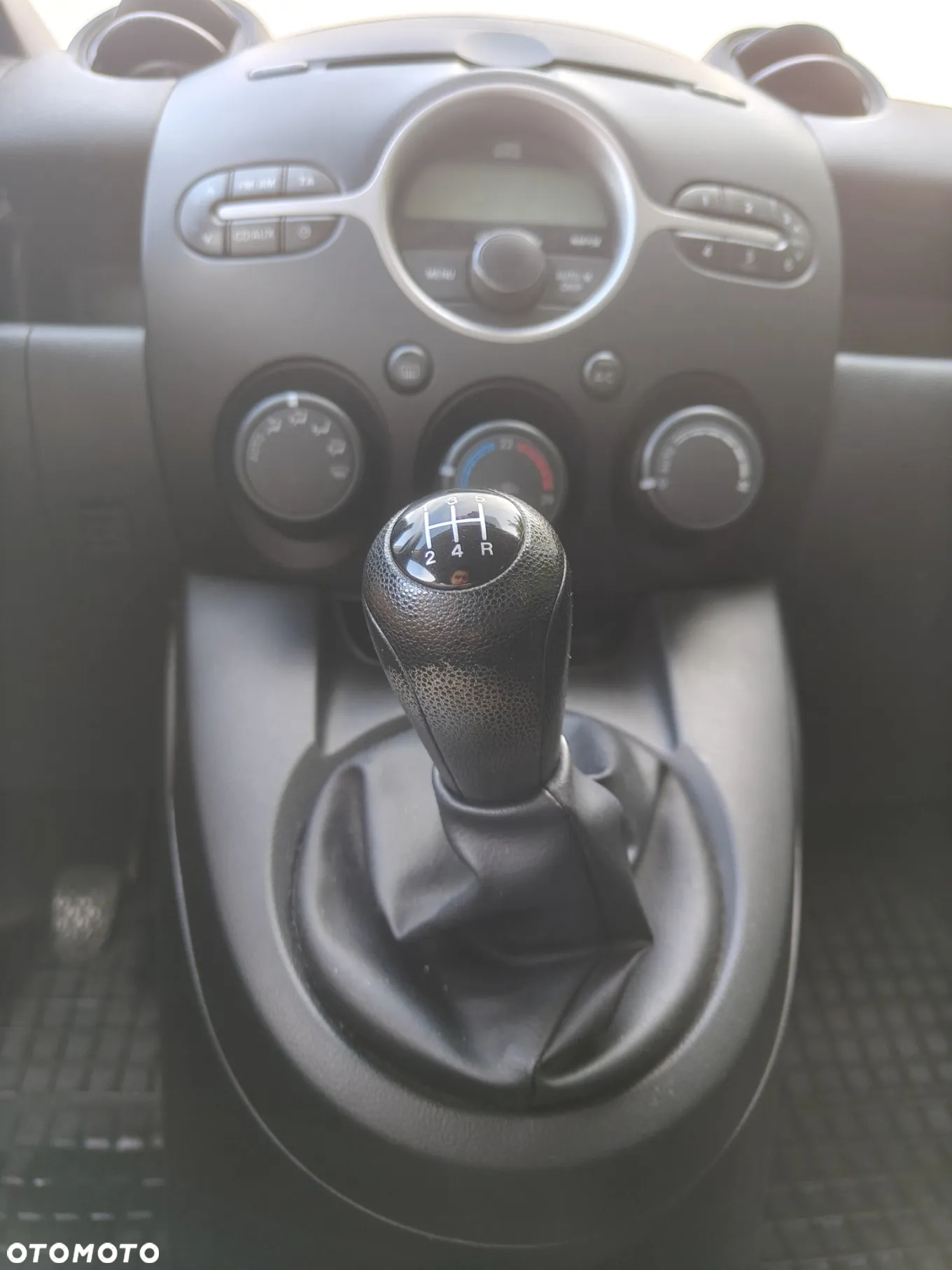 Mazda 2 - 6
