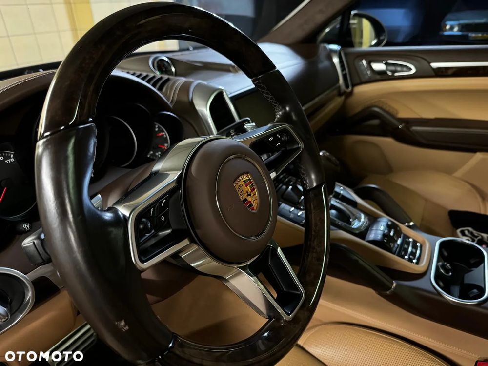 Porsche Cayenne GTS - 4