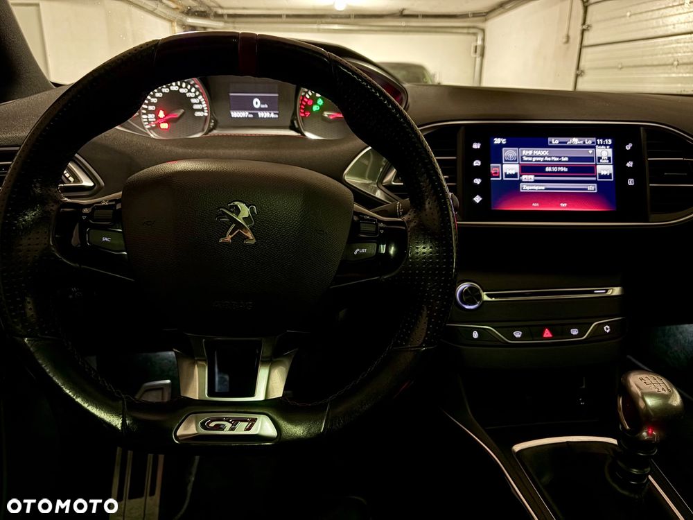 Peugeot 308 1.6 e-THP S&S GTi by Sport - 32