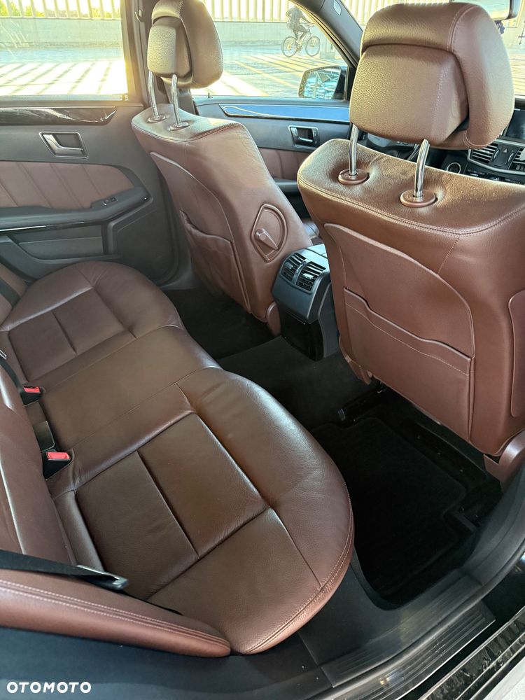 Mercedes-Benz Klasa E 250 CDI 4-Matic BlueEff Avantgarde - 14