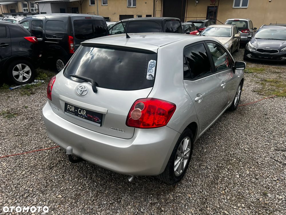 Toyota Auris 1.6 Executive - 4