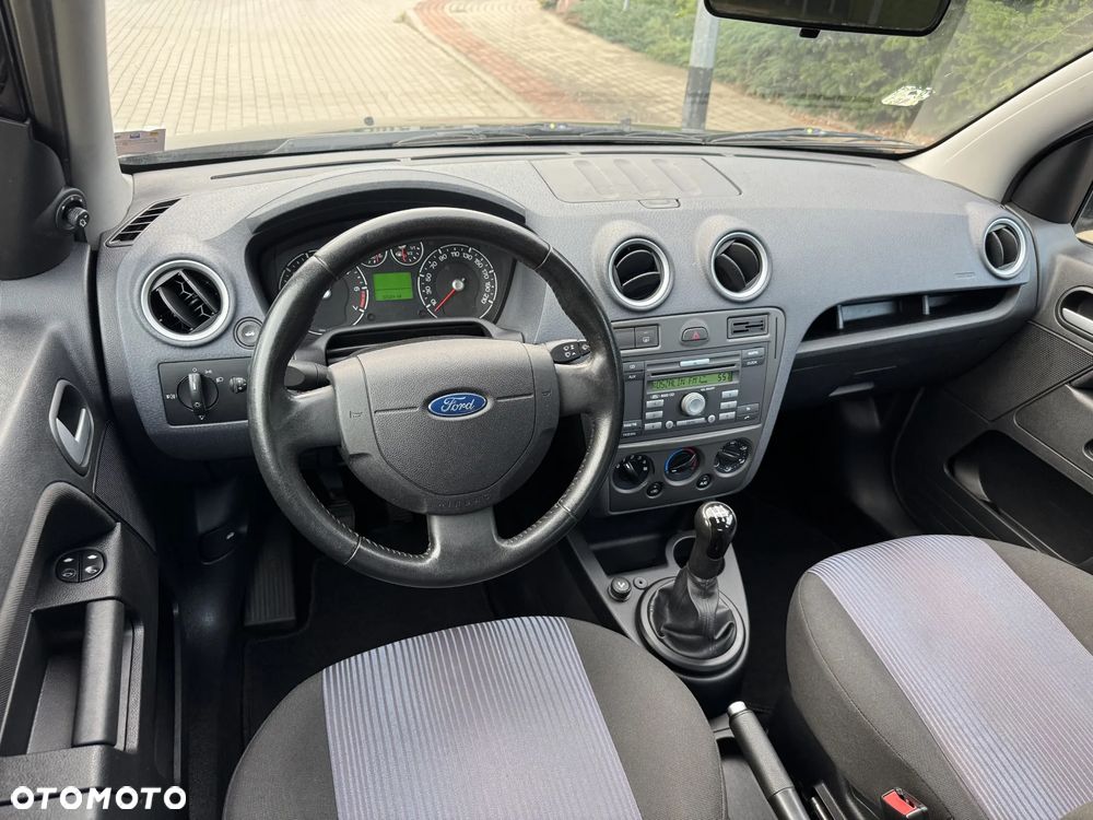 Ford Fusion - 38