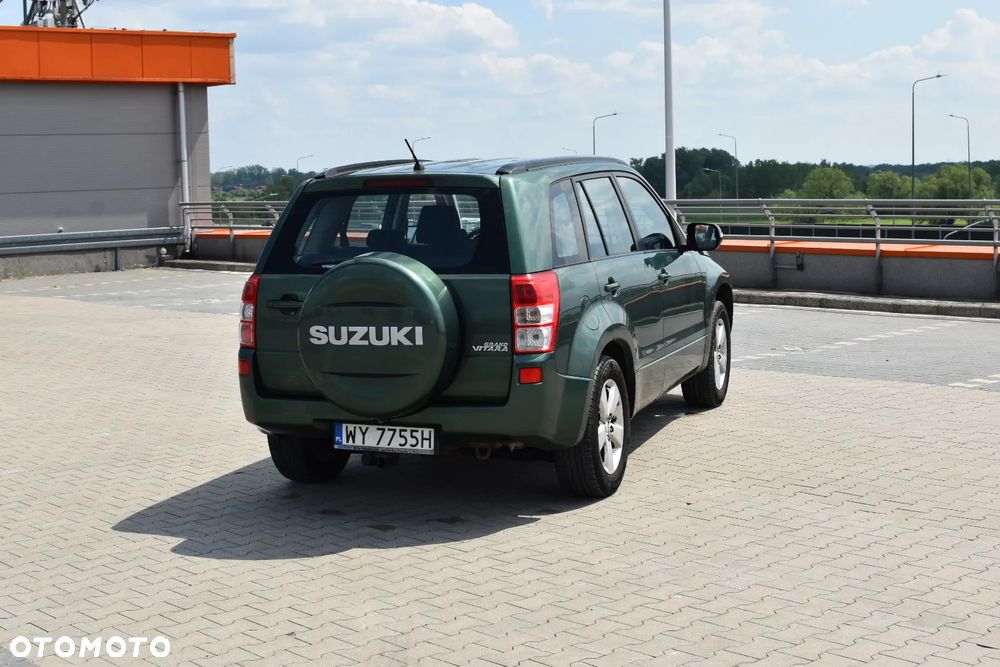 Suzuki Grand Vitara 2.0 De luxe - 12