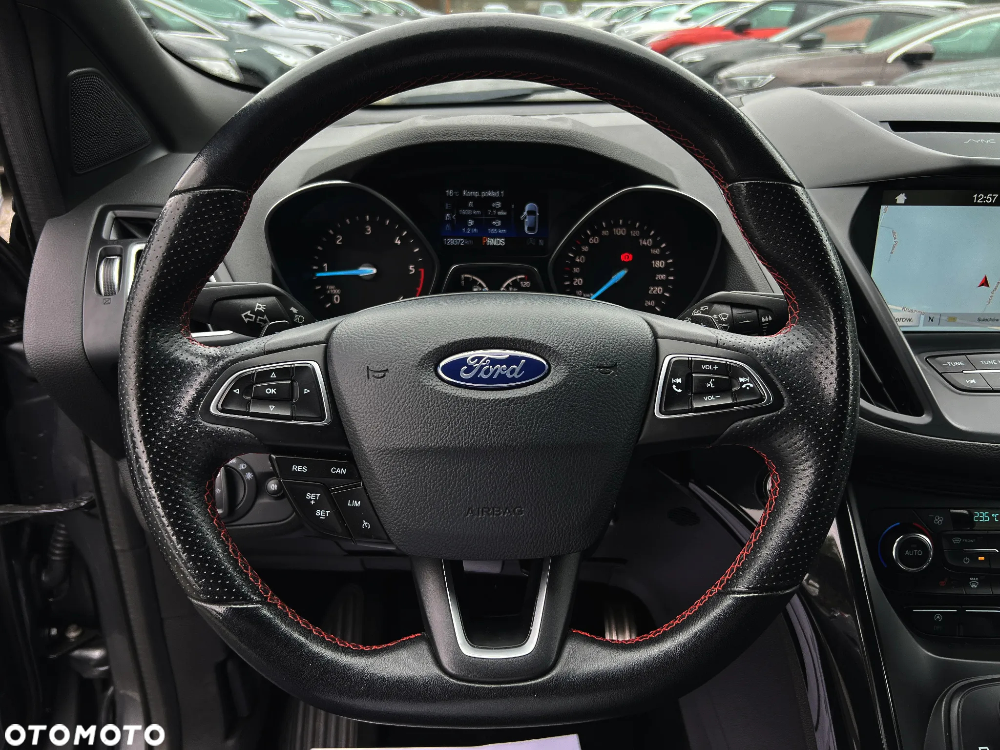 Ford Kuga 2.0 TDCi 2x4 ST-Line - 27