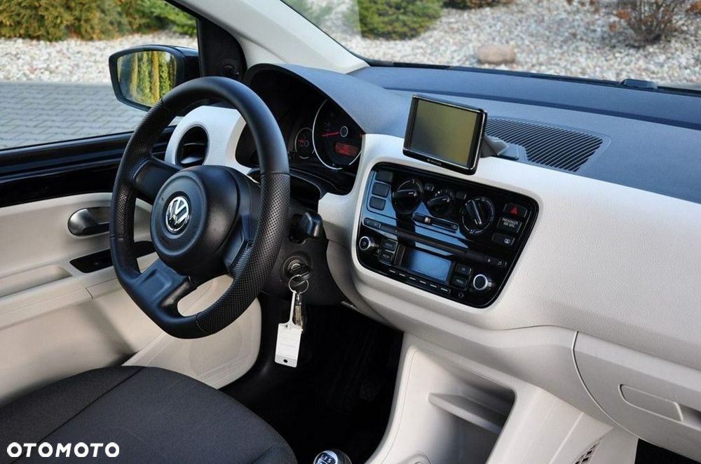 Volkswagen up! black - 31