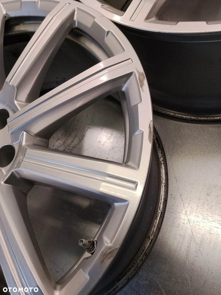 Felgi Audi Q7 SQ7 A4 A6 A7 A8 Q5 9Jx20 et33 5x112 - 8