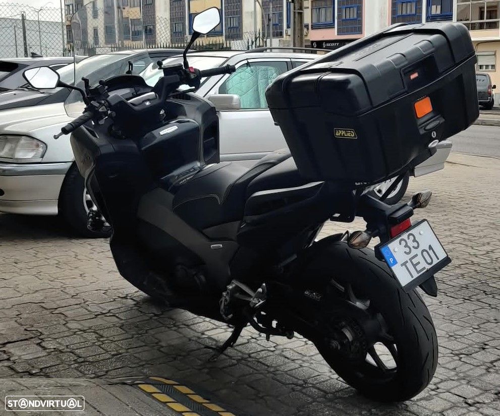 Honda Integra 750 - 8
