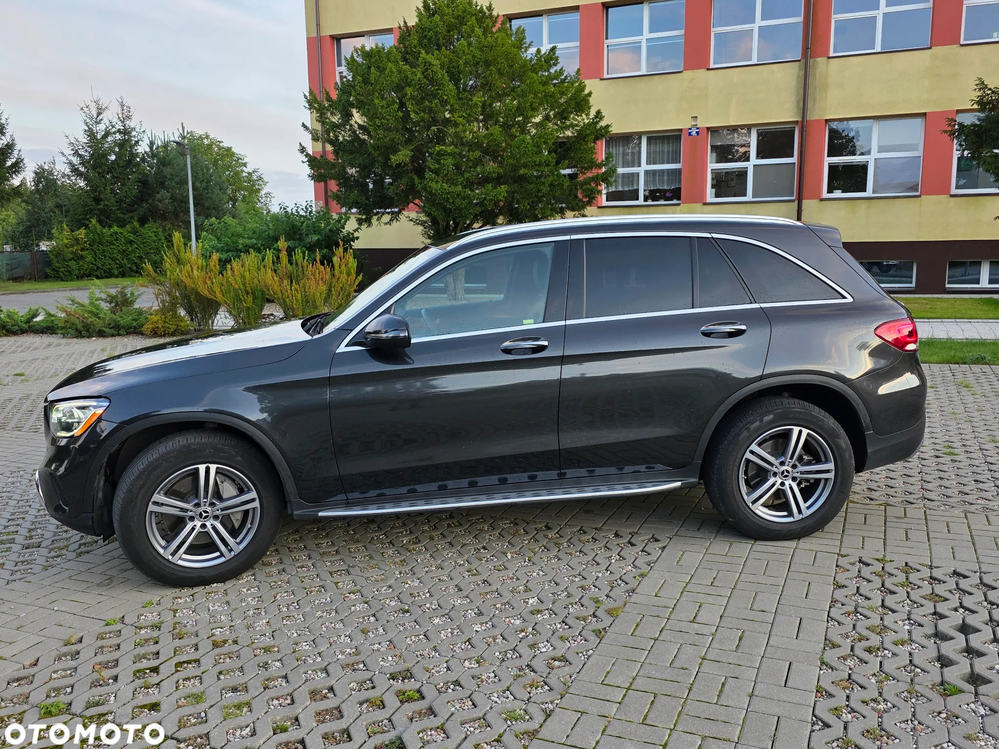 Mercedes-Benz GLC 300 4Matic 9G-TRONIC - 9
