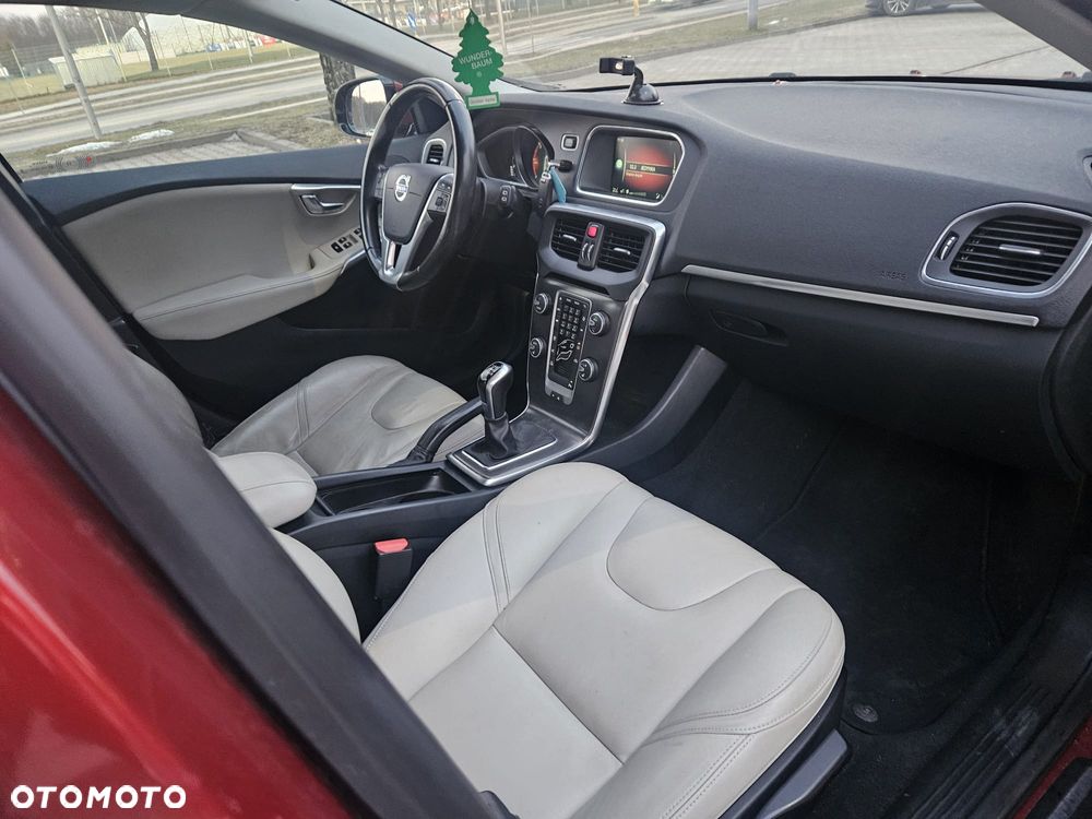Volvo V40 D4 Summum - 13