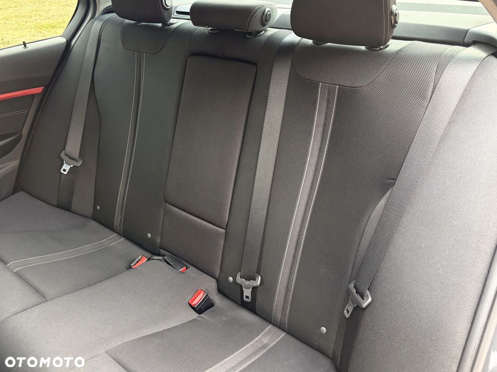 BMW Seria 3 318d Sport Line - 27