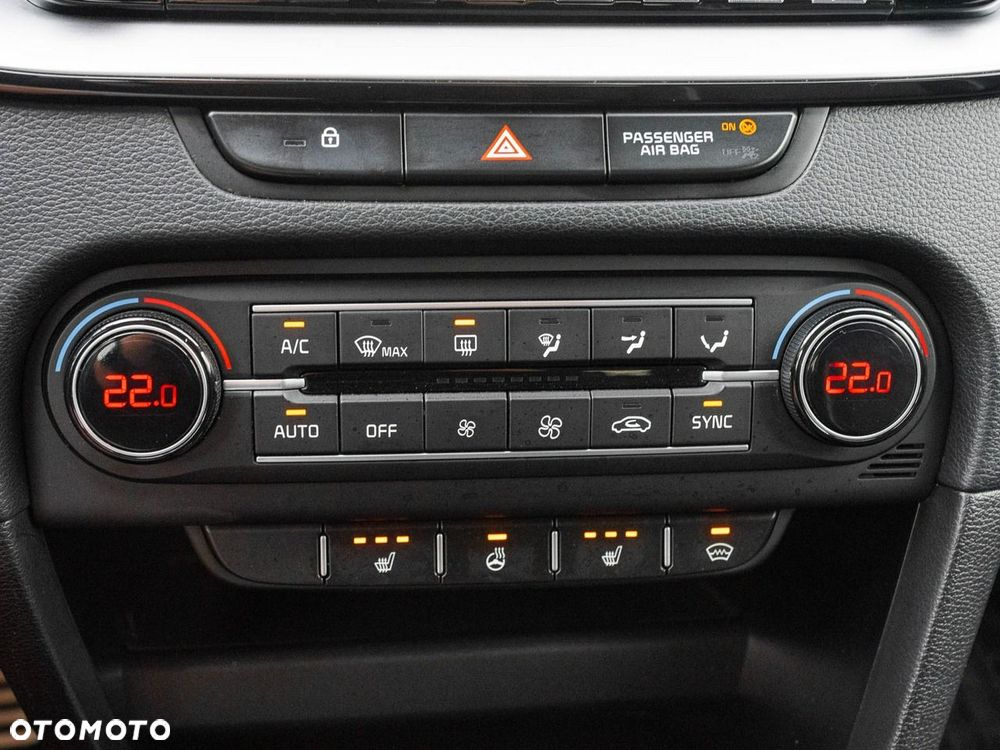 Kia Ceed 1.5 T-GDI Business Line DCT - 17