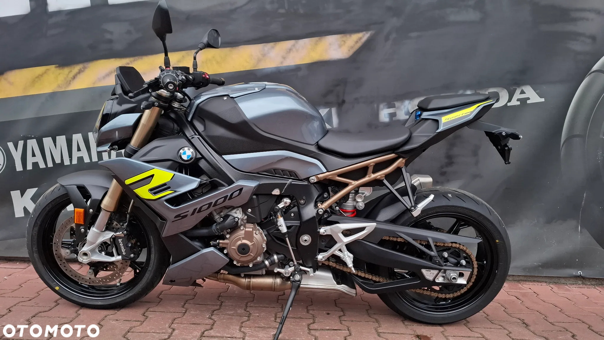 BMW S - 2