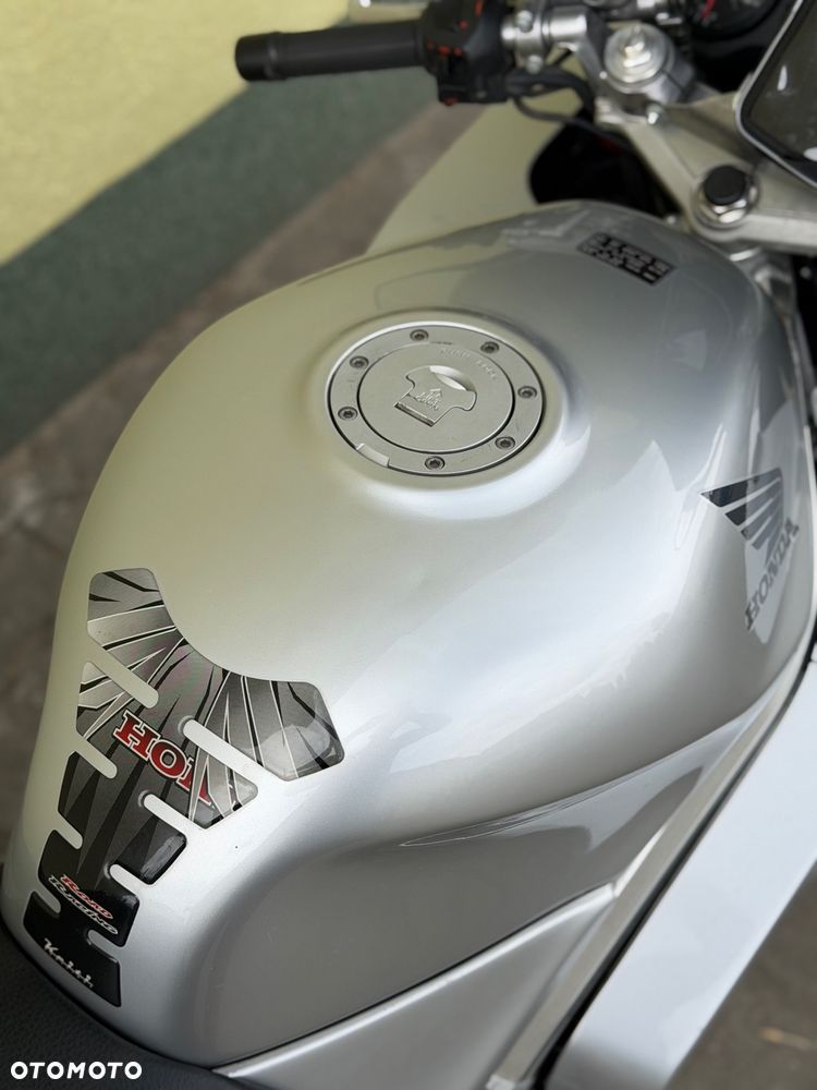 Honda VFR - 15
