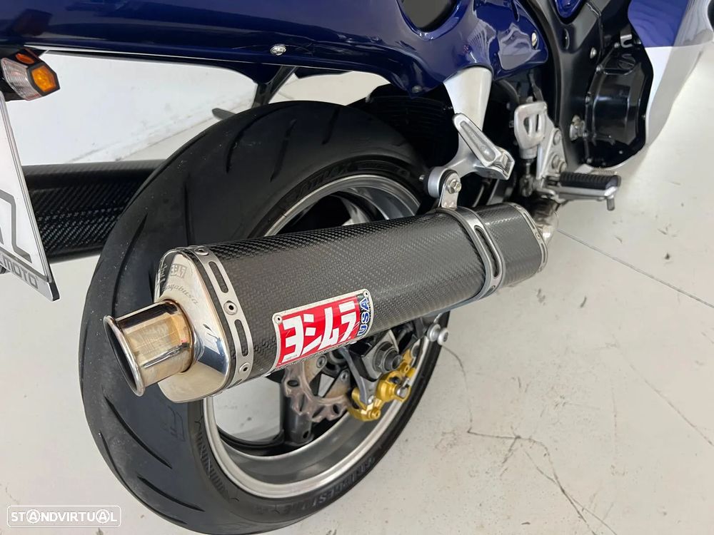 Suzuki Hayabusa GSX-R 1300 - 16
