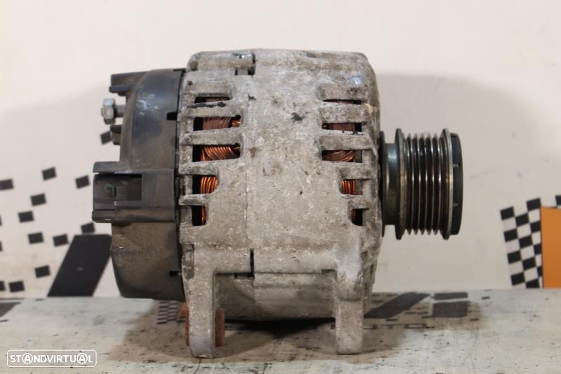 Alternador Volkswagen Golf Vi (5K1)  03L903023f / Tg14c026 / 2607703A - 1