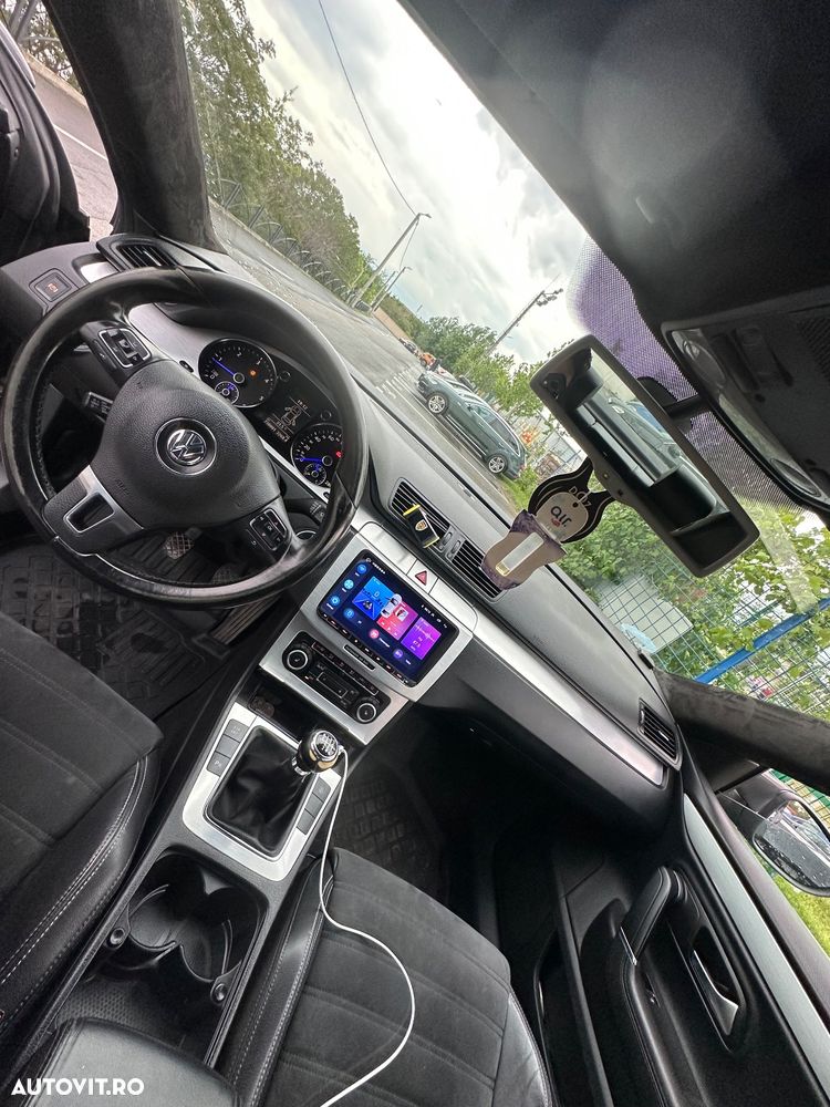 Volkswagen Passat - 4