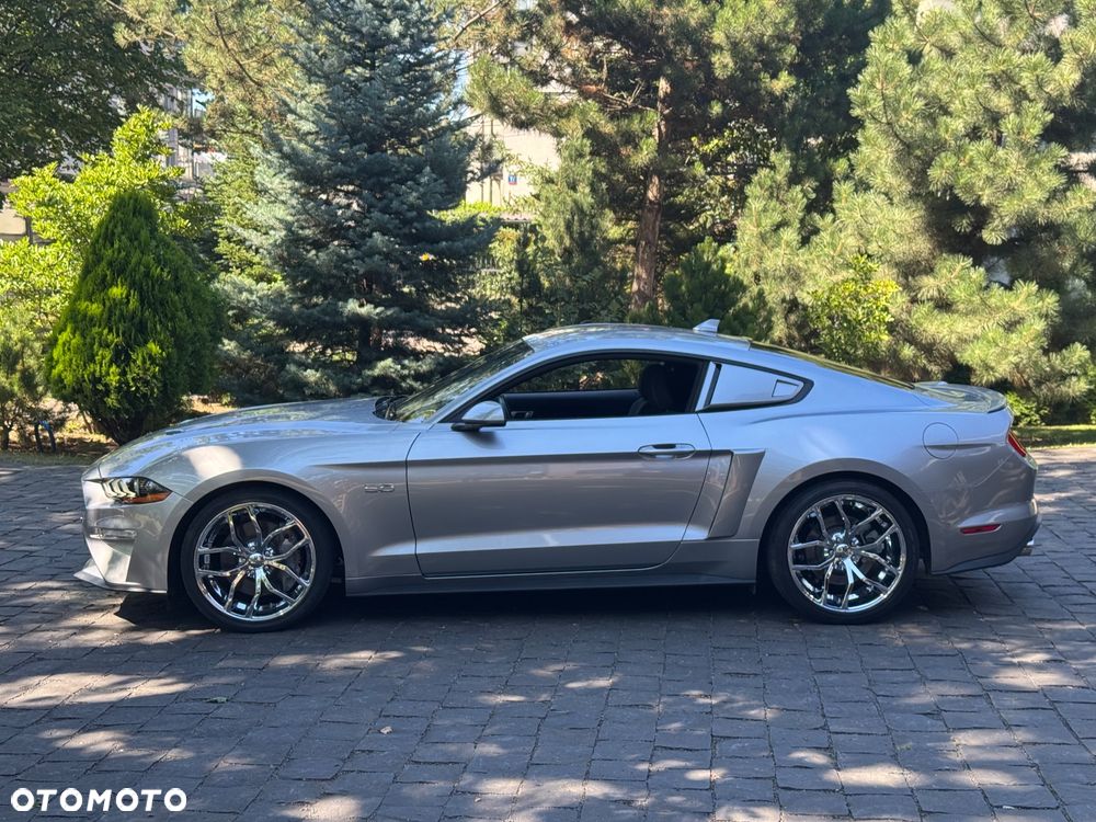 Ford Mustang - 4