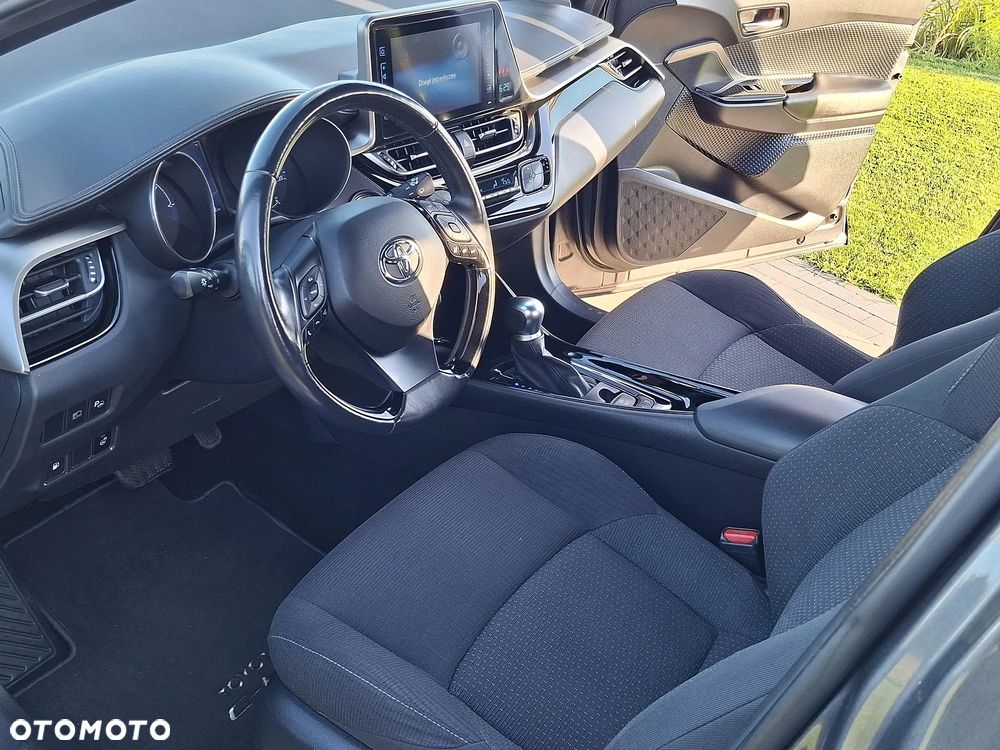 Toyota C-HR - 11