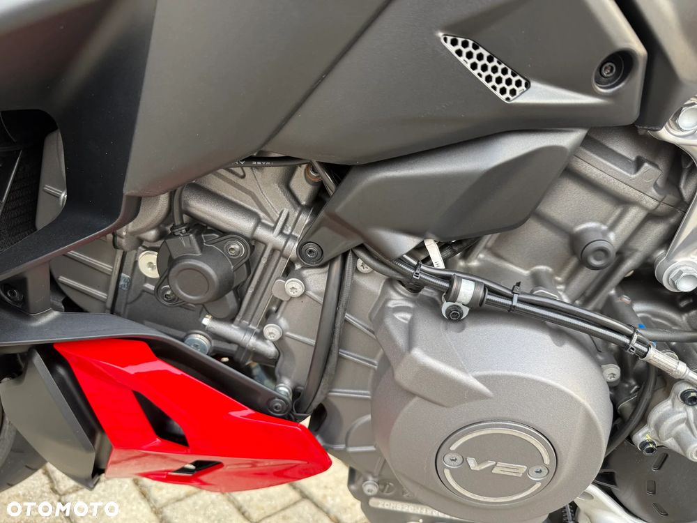 Ducati Streetfighter V2 - 22