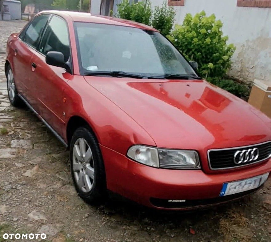 Audi A4 Limousine - 1