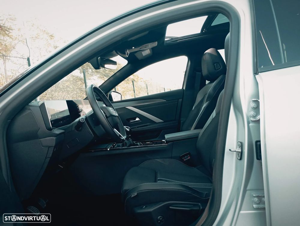 Opel Astra Sports Tourer 1.2 T GS Line - 4