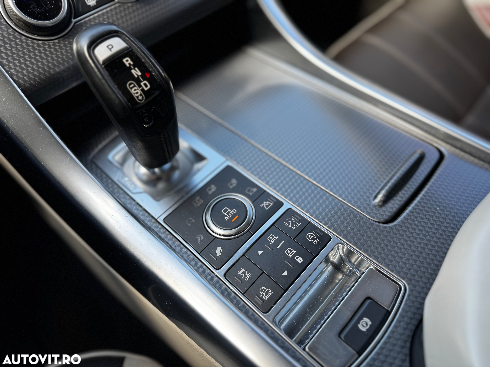 Land Rover Range Rover Sport 3.0 I SDV6 A/B Dynamic - 38