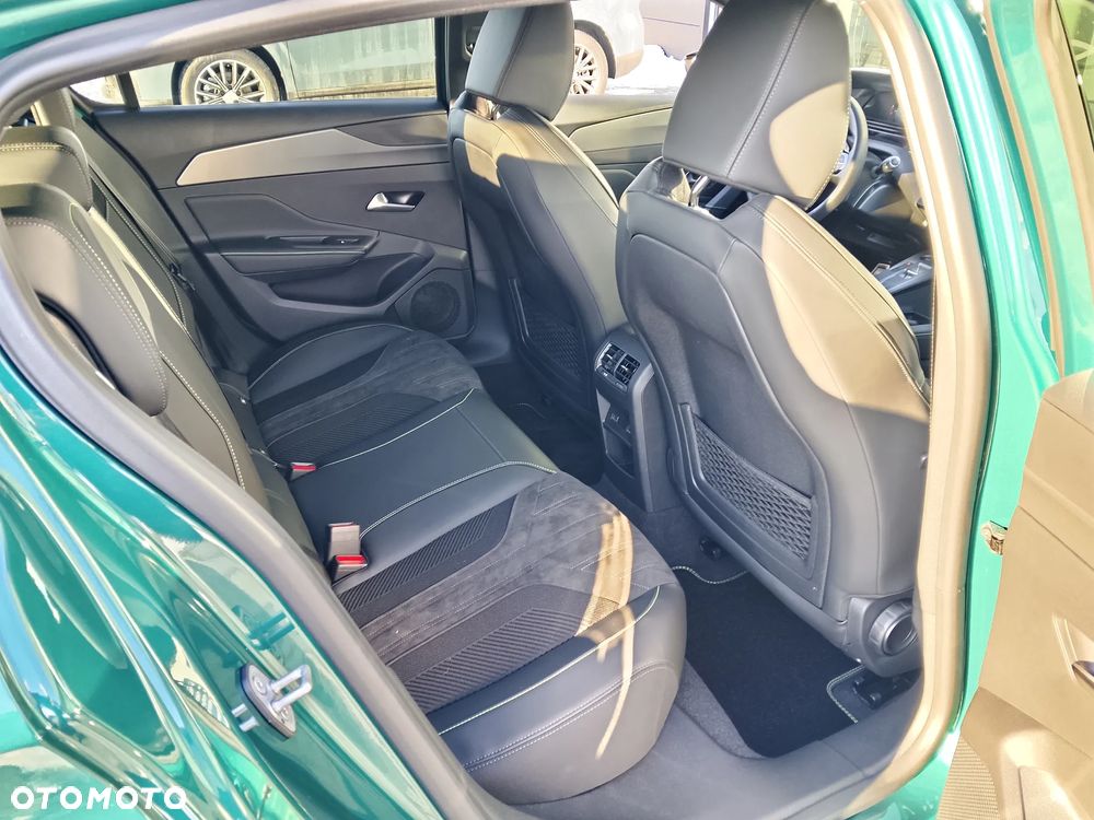 Peugeot 308 1.2 mHEV GT Exclusive S&S e-DCS6 - 17