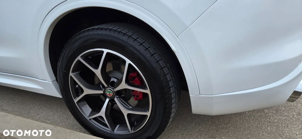 Alfa Romeo Stelvio 2.0 Turbo 16V AT8-Q4 Ti - 10