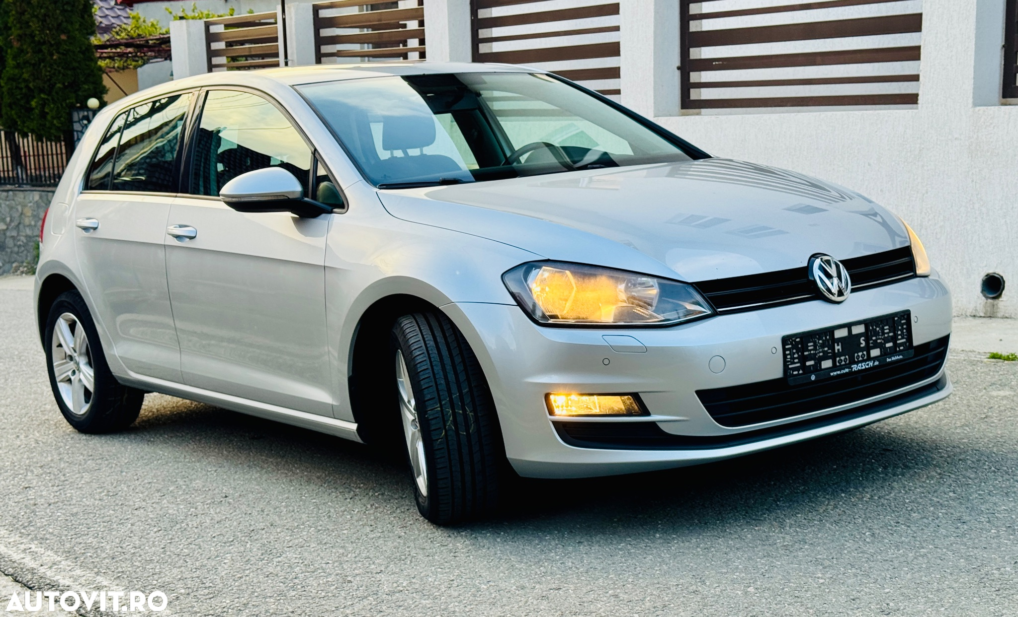 Volkswagen Golf 1.2 TSI BlueMotion Technology Comfortline - 2