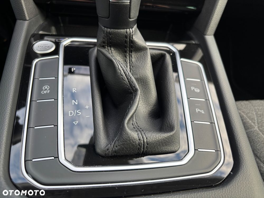 Volkswagen Passat - 37