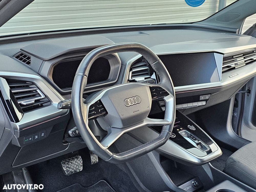 Audi Q4 e-tron SUV - 3