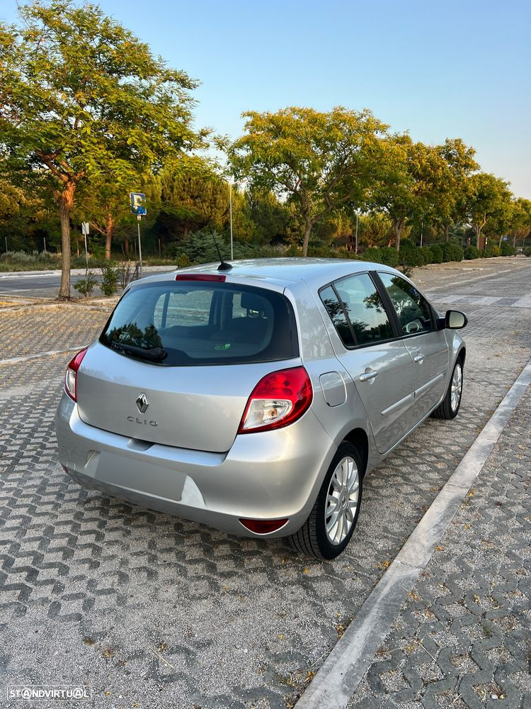 Renault Clio 1.5 dCi Dynamique S - 5