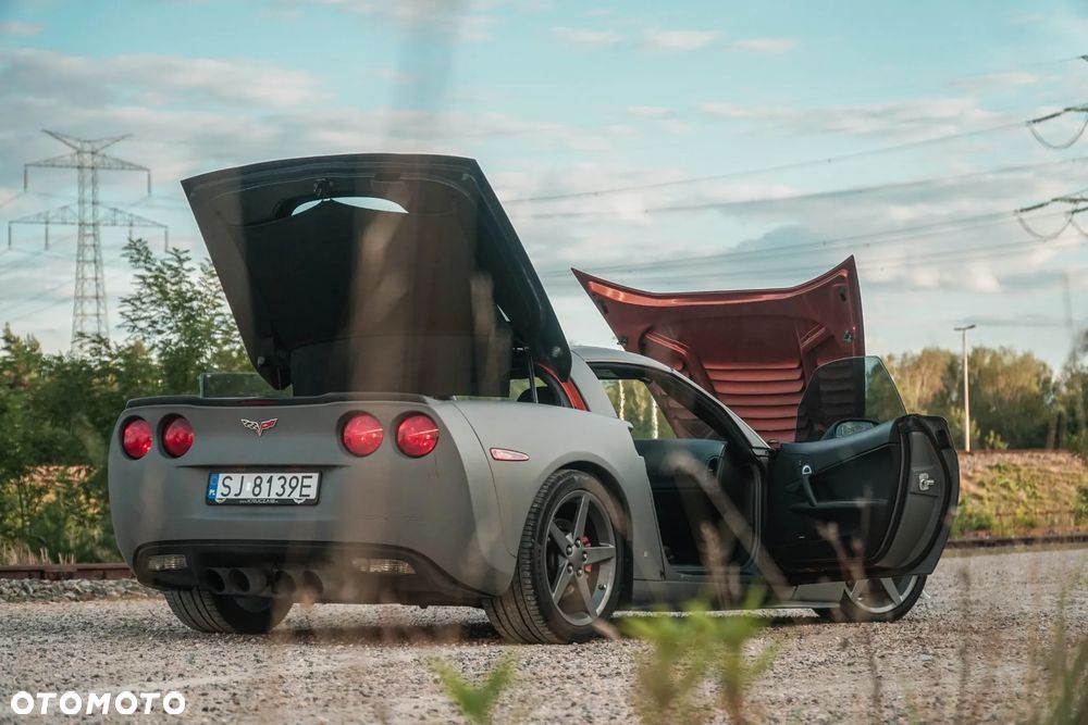 Chevrolet Corvette - 10
