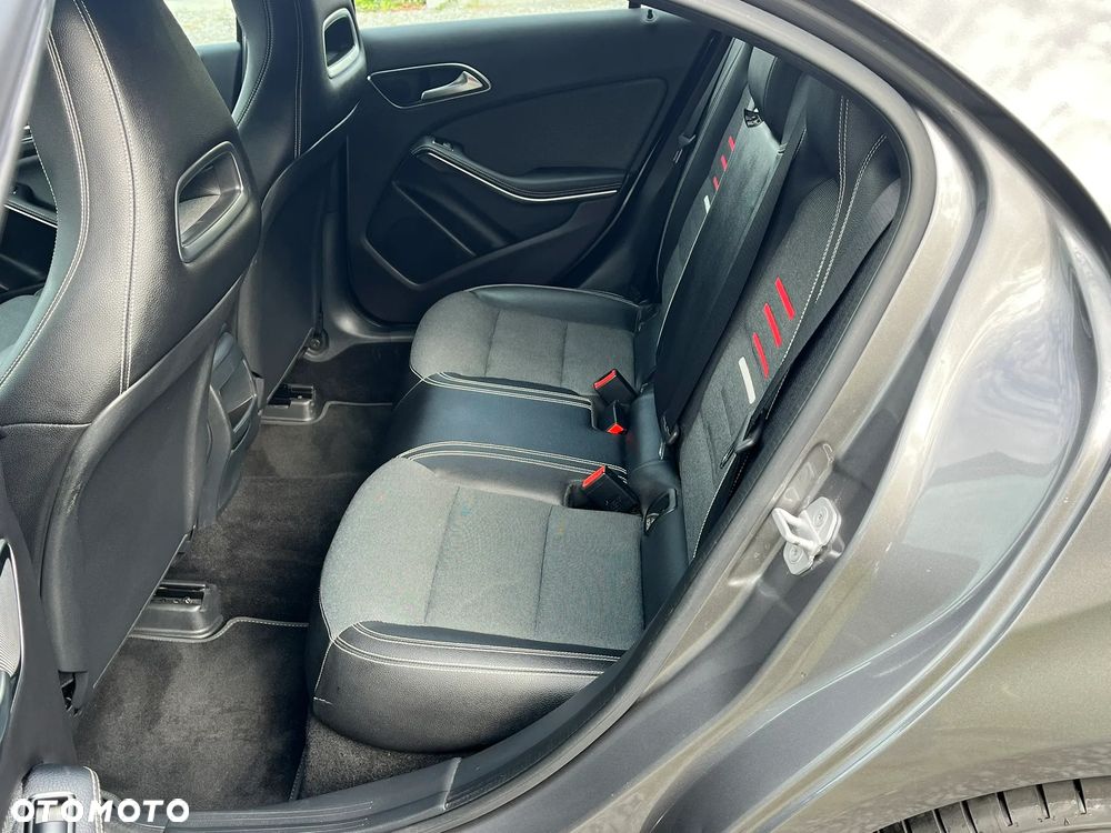 Mercedes-Benz Klasa A 180 BlueEfficiency Edition - 23