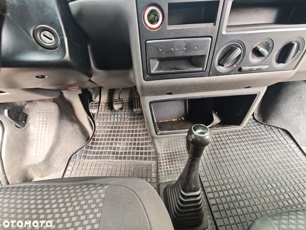 Volkswagen Transporter - 12