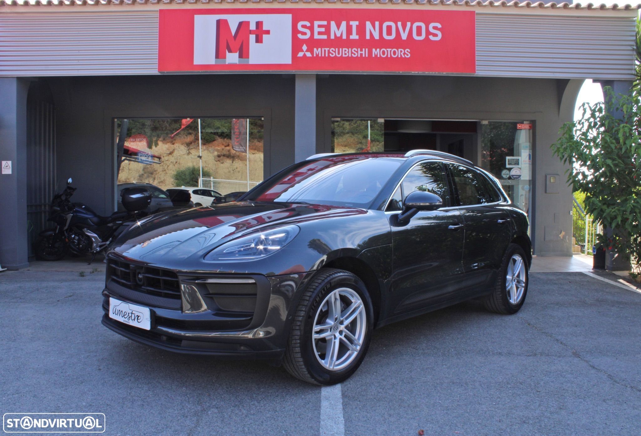 Porsche Macan Standard - 1