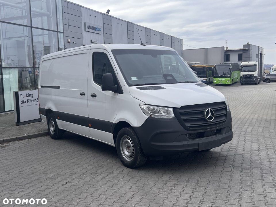 Mercedes-Benz Sprinter - 2