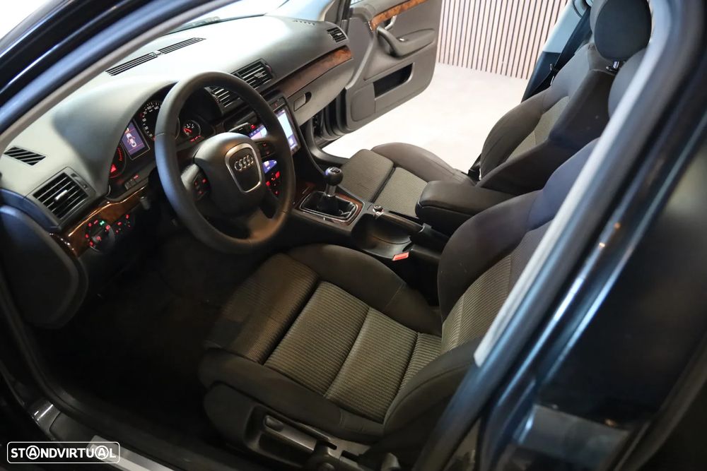 Audi A4 Avant 2.0 TDi S-line - 4