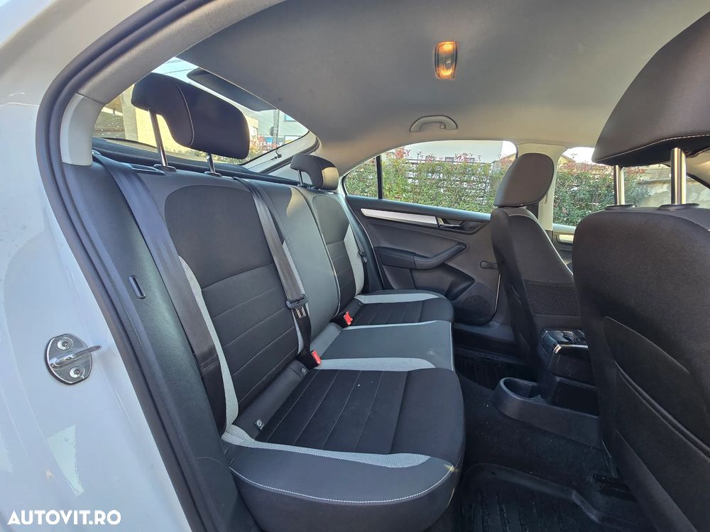 Skoda RAPID 1.6 TDI Style - 10