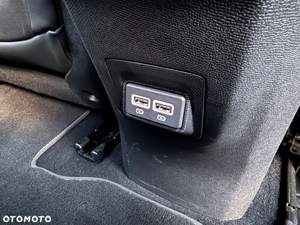 Peugeot 3008 1.6 PureTech HYbrid4 GT S&S EAT8 - 12