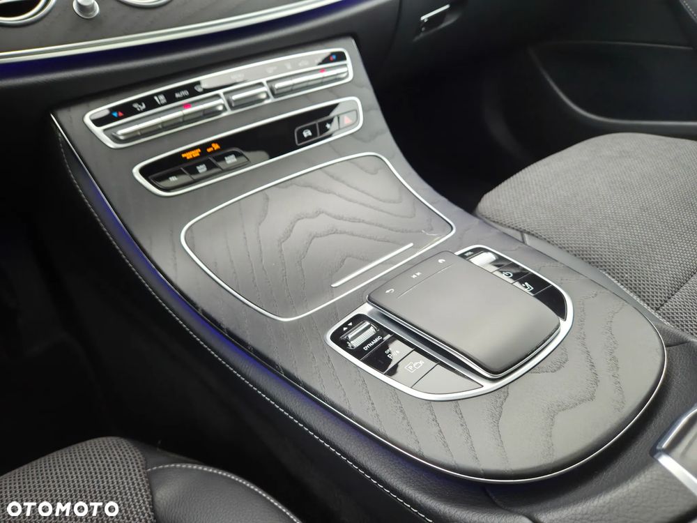 Mercedes-Benz Klasa E 300 de 4-Matic AMG/Avantgarde - 10