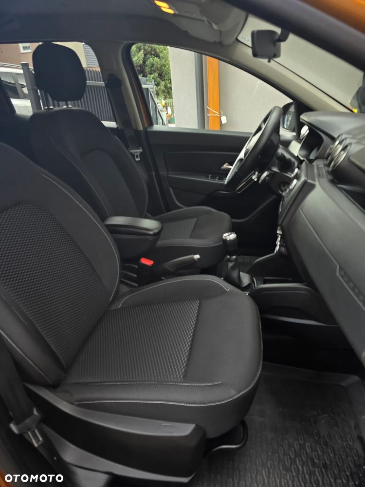 Dacia Duster 1.6 SCe Laureate S&S - 16