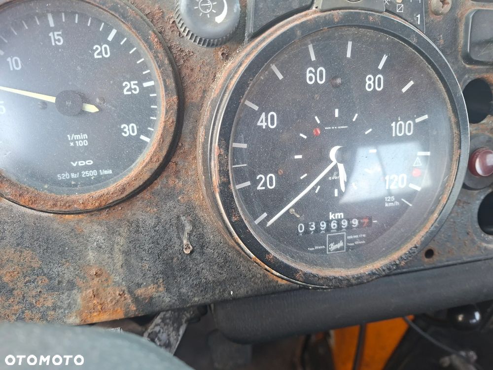 Mercedes-Benz Unimog - 6