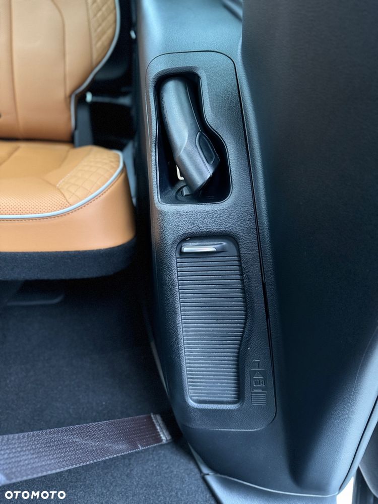 Chrysler Pacifica - 28