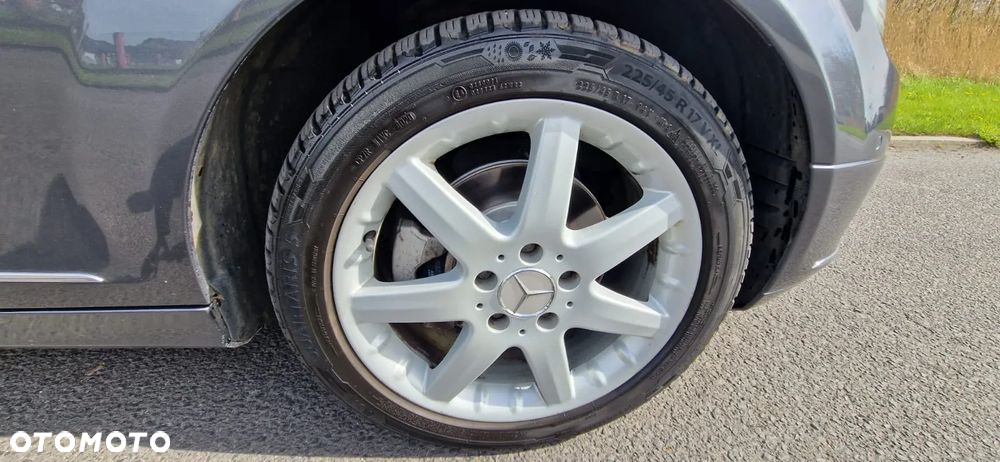 Mercedes-Benz Klasa C 200 CDI BlueEff Avantgarde - 13